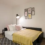 Spacious Apartment In Old Riga