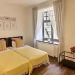 Spacious Apartment In Old Riga