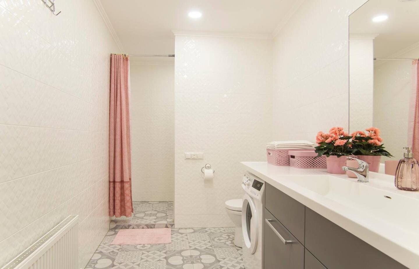 Spacious In Old Appartement Riga